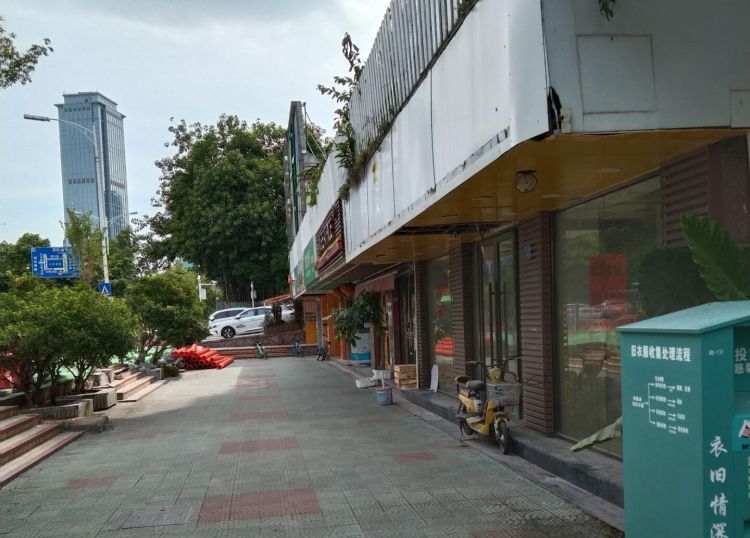 滨北市政府旁石亭小区沿街店面