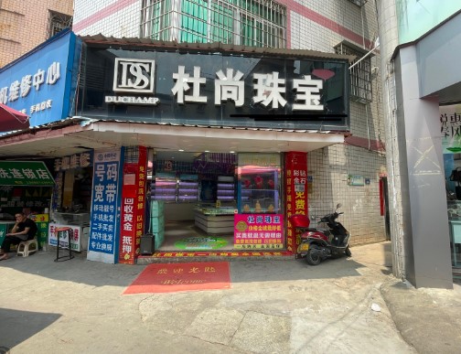 集美霞梧商业步行街店铺低价空转，大照/集体照