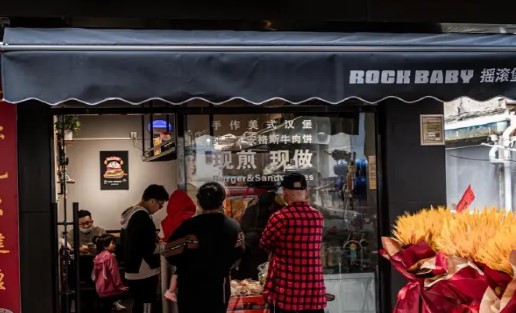 莲岳路磐基沿街旺铺转让，大照/集体照