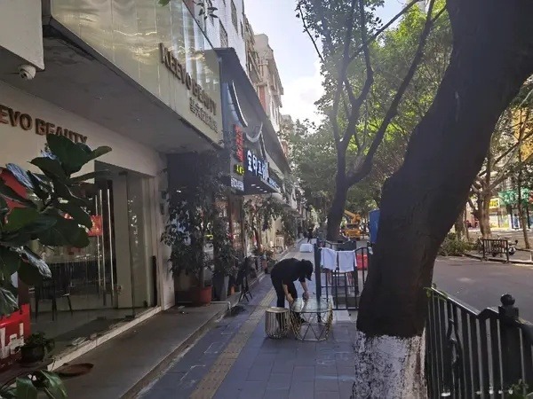 瑞景商业广场沃尔玛边临街店面业主无转让费招租，大照/集体照