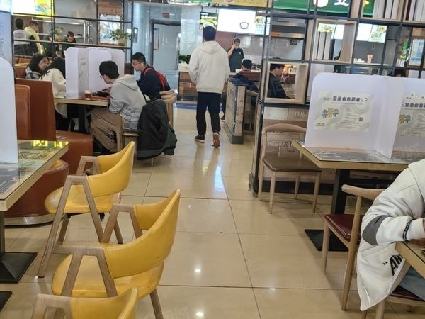 因个人原因回老家有急事，学校人流量稳定，接受可经营，大照/集体照_图8