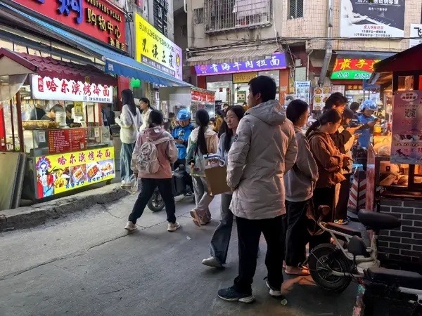 （转让）人流量大 客源稳定 酸奶水果捞，诚毅学院集美大学旺铺转让，大照/集体照_图3
