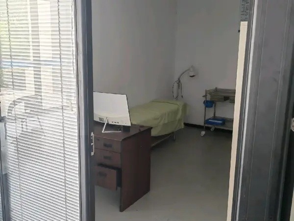 临街门面 小区出入口 店铺临街 金山店铺出租 人流量大，大照/集体照_图9