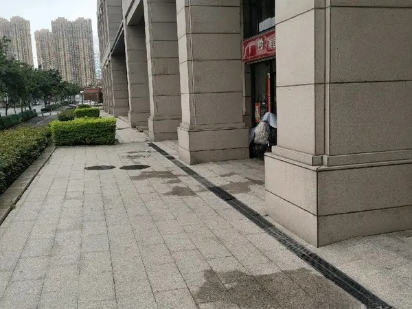 临街门面 小区出入口 店铺临街 金山店铺出租 人流量大，大照/集体照_图10