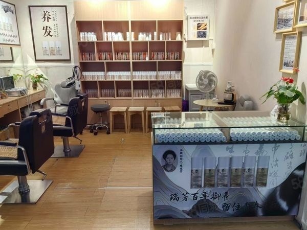 本小区显眼位置小区大门正对面，大照/集体照_图2
