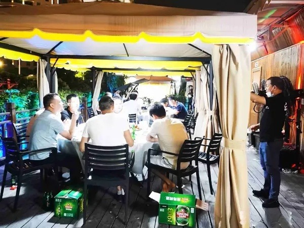 临主路8年老店流量入口商圈中心城南店铺转让或招合伙人业绩可观，大照/集体照_图26