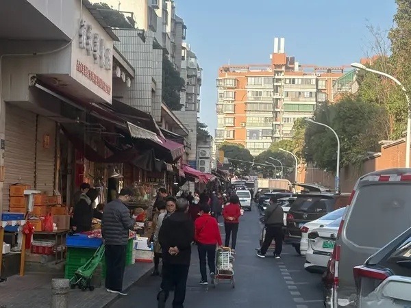 （出租）紧挨超市菜市场居民区旁商铺房东自租58平双层，大照/集体照_图4