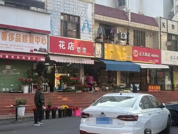 （出租）紧挨超市菜市场居民区旁商铺房东自租58平双层，大照/集体照_图7