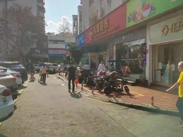 （出租）紧挨超市菜市场居民区旁商铺房东自租58平双层，大照/集体照_图6