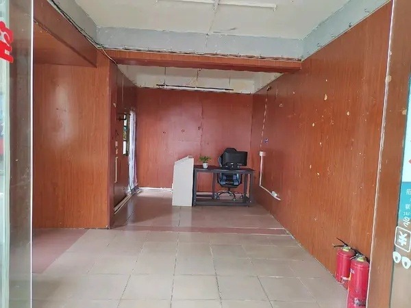 （出租）殿前店面出租，带厨房卫生间，大照/集体照